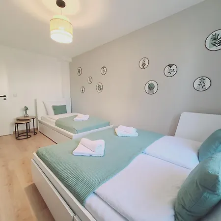 Neu! Spreelounge Mit 3 Schlafzimmern Appartement
